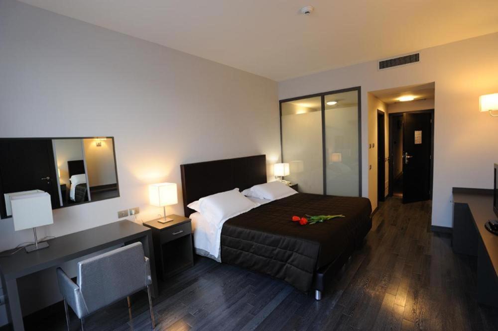 Park Hotel Sporting Teramo Eksteriør billede