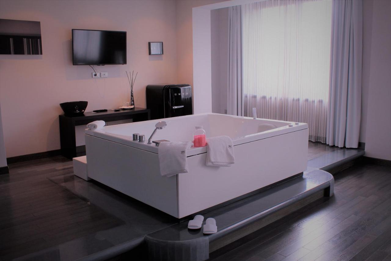 Park Hotel Sporting Teramo Eksteriør billede