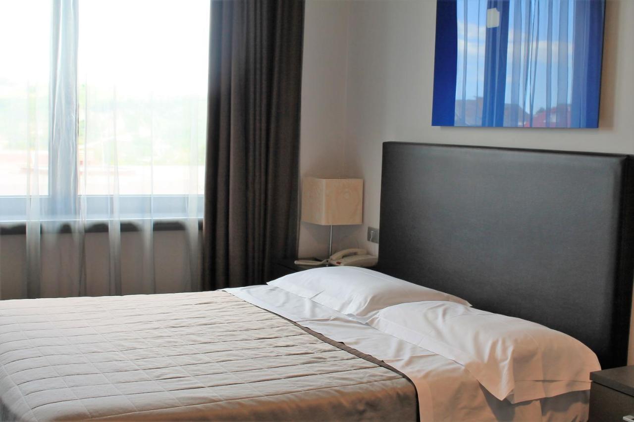 Park Hotel Sporting Teramo Eksteriør billede